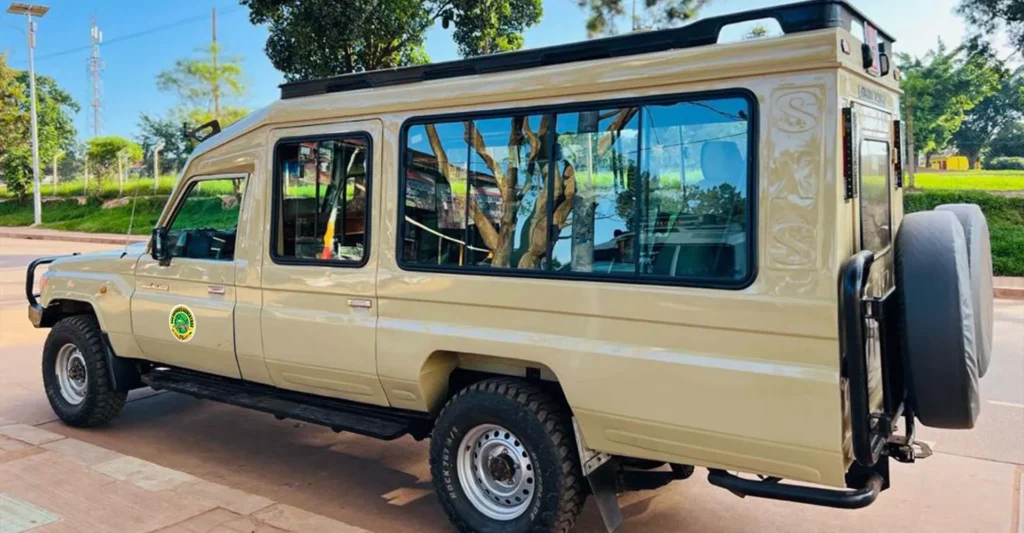 AAA Express Adventure safari Land Cruiser with a pop-up roof